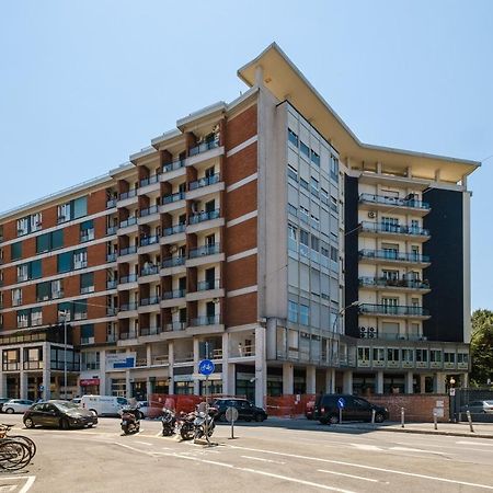 Studio 24 - Holiday & Business Apartment Болонья Екстер'єр фото