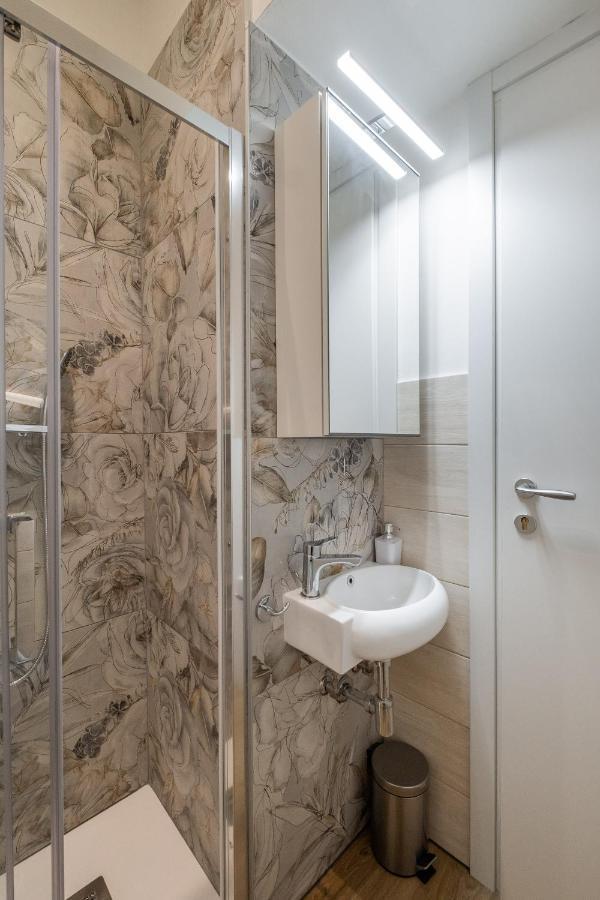 Studio 24 - Holiday & Business Apartment Болонья Екстер'єр фото